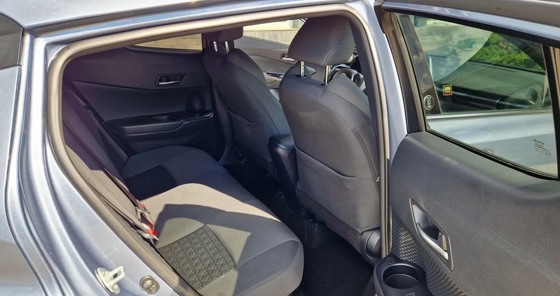 Toyota C-HR cena 88900 przebieg: 117000, rok produkcji 2020 z Czarna Woda małe 277